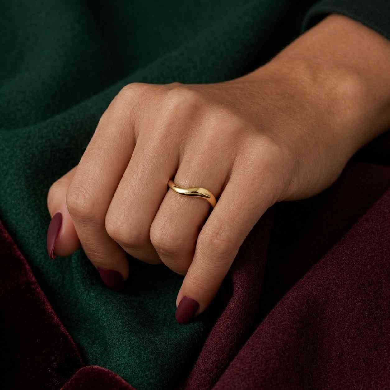 round gemstone oval gemstone marquise gemstone pear gemstone cushion gemstone princess gemstone emerald gemstone cut stone ring