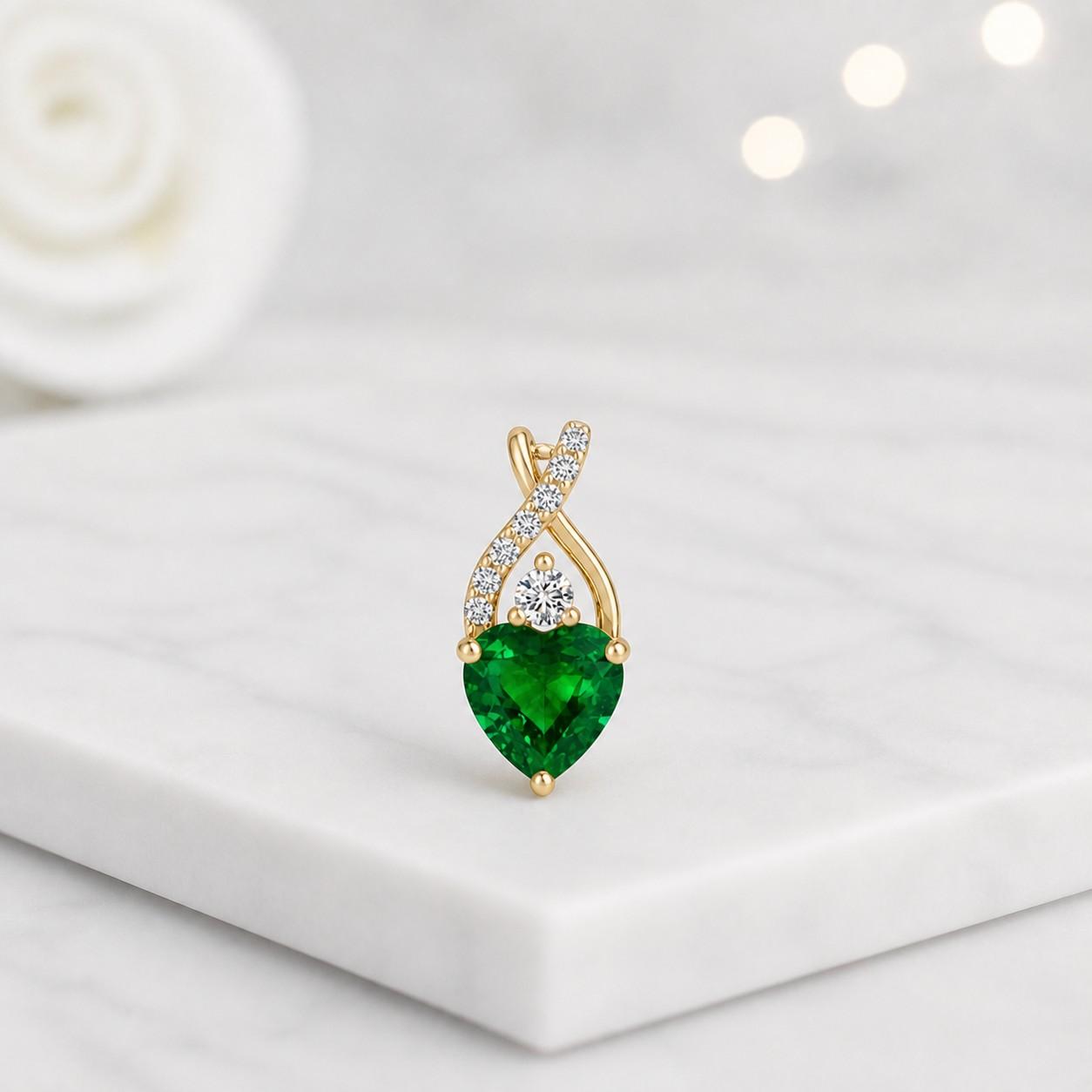 round pendant oval pendant marquise pendant pear pendant cushion pendant princess pendant emerald shape pendant heart shape pendant