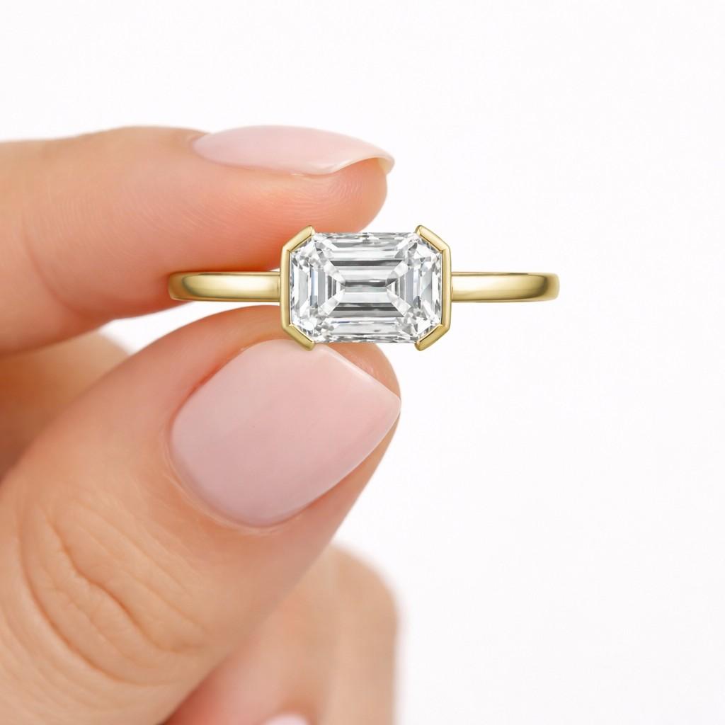 round ring oval ring marquise ring pear ring cushion ring princess ring emerald ring radiant ring asscher ring elongated ring rectangle ring geometric ring square ring