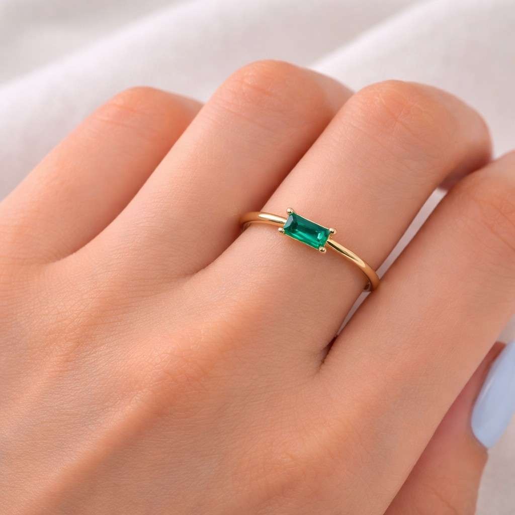 small stone ring gold band ring green gem ring statement ring classic ring sleek ring polished ring luxury ring chic ring trendy ring cute ring stackable ring ring